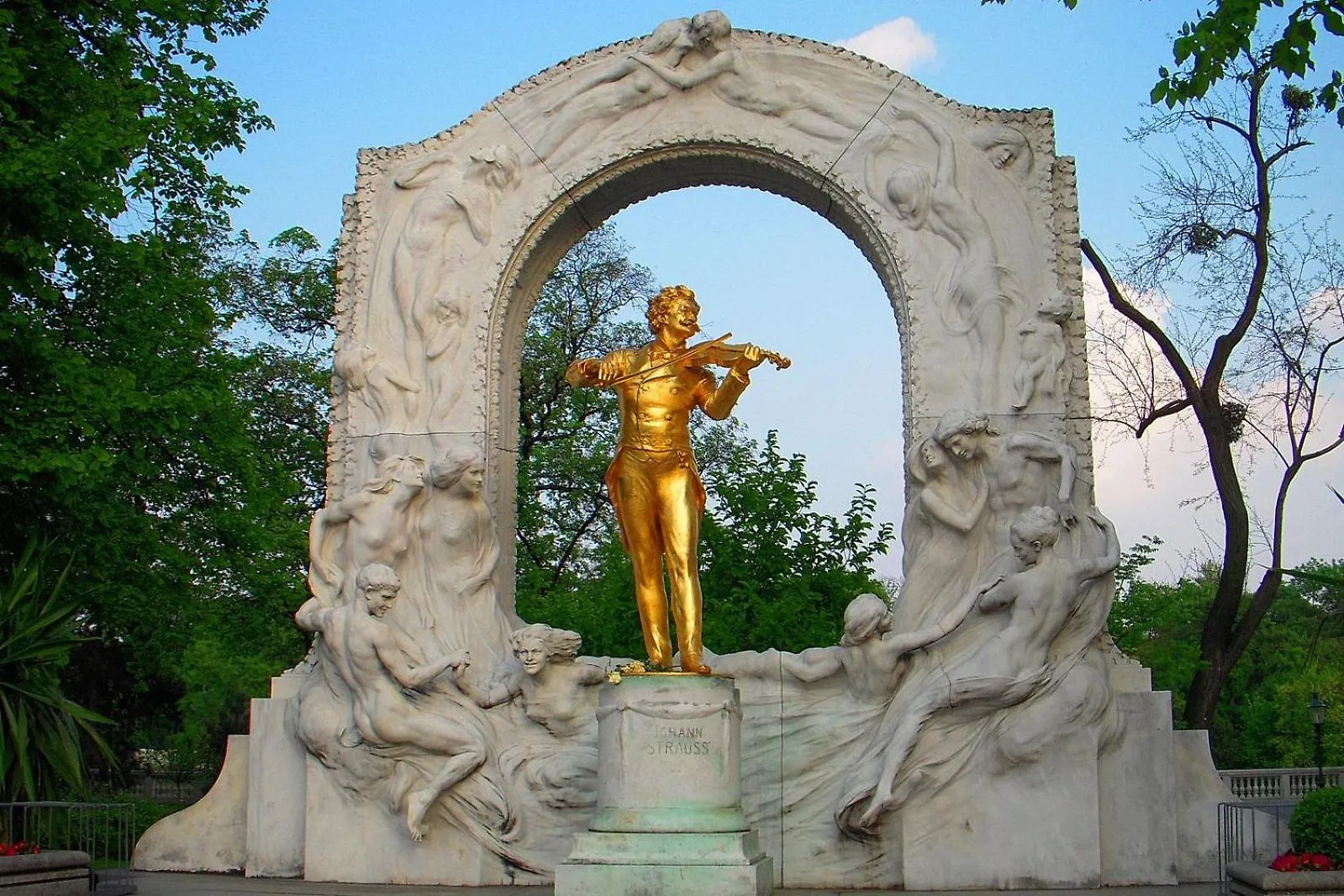Easy Vienna By Stadtpark - Newly Renovated 0*,  Austria